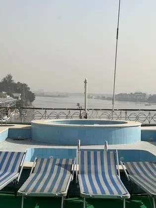 Mimi and Diamond Hotel - Havuz