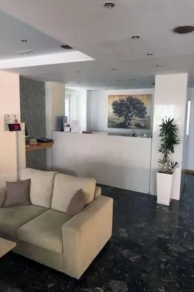 Mimosa Suites - Lobi