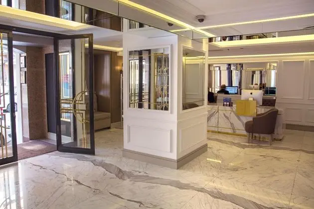 Hotel Mina