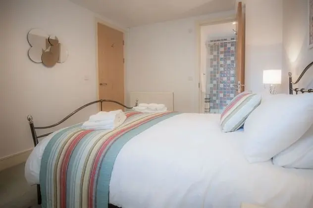 Minarvon - 2 Bedroom Apartment - Saundersfoot - Oda