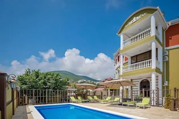 Mini-Hotel Biography - Havuz