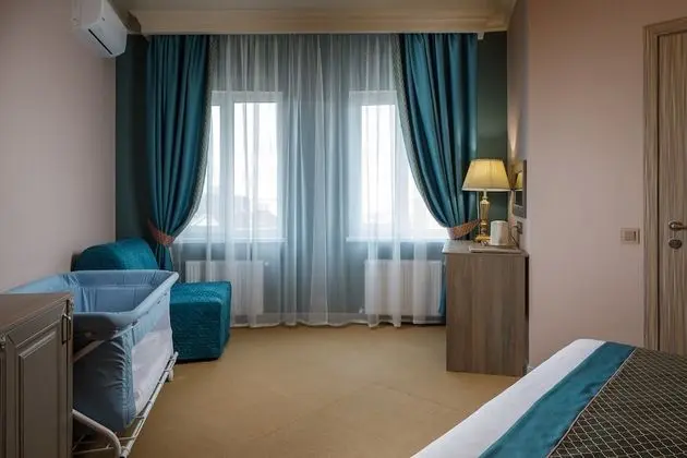 Mini-Hotel Biography - Oda
