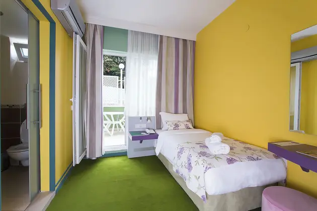 Mini Harem Hotel
