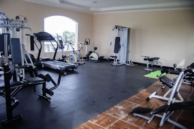Mini-Mansion Villa Adjacent To The Beach - Fitness