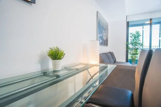 Minimalism Modern Apartment With Water View - Yerinde Yemek