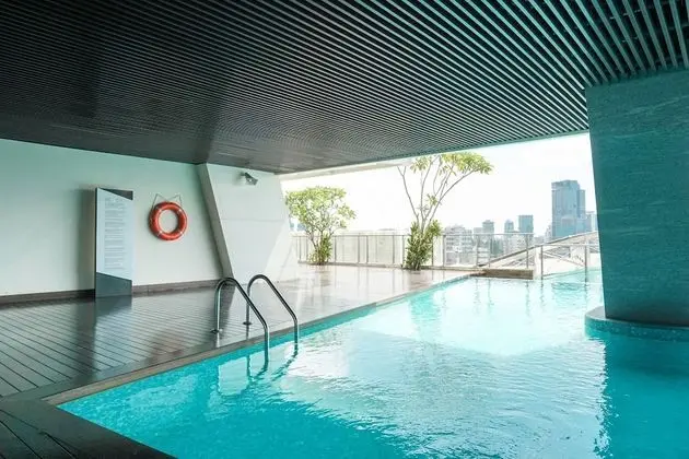 Minimalist with City View Studio @ Menteng Park Apartment - Havuz