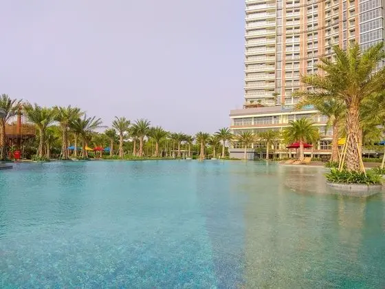 Minimalist and Comfort 1BR at Gold Coast Apartment - Havuz