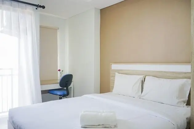 Minimalist and Comfy Studio Springwood Apartment