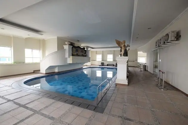 Minimalist and Cozy 2BR Apartment at The Boulevard - Havuz