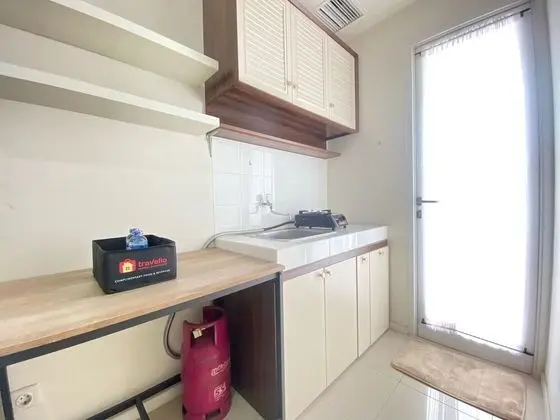 Minimalist And Cozy Designed 2Br Apartment At Parahyangan Residence - Mutfak