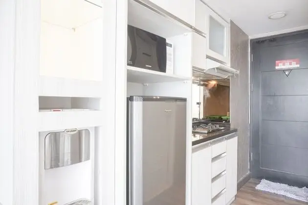Minimalist And Cozy Studio At Ambassade Kuningan Apartment - Mutfak