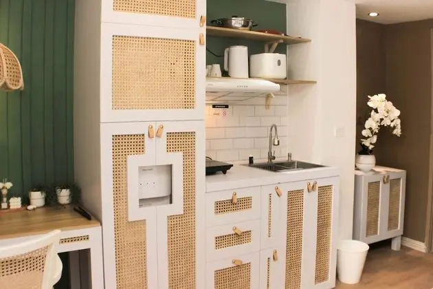 Minimalist Design Studio At Meikarta Apartment - Mutfak