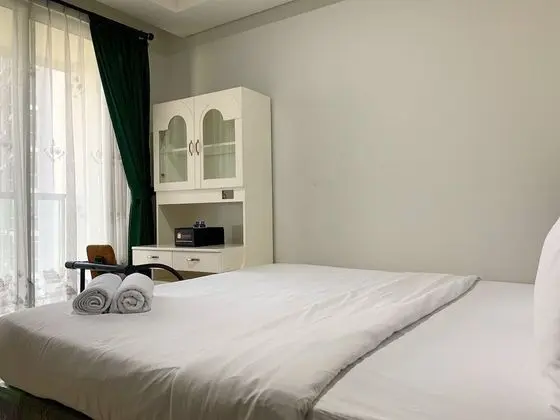 Minimalist And High Floor Studio Room At Gold Coast Apartment - İç Mekan