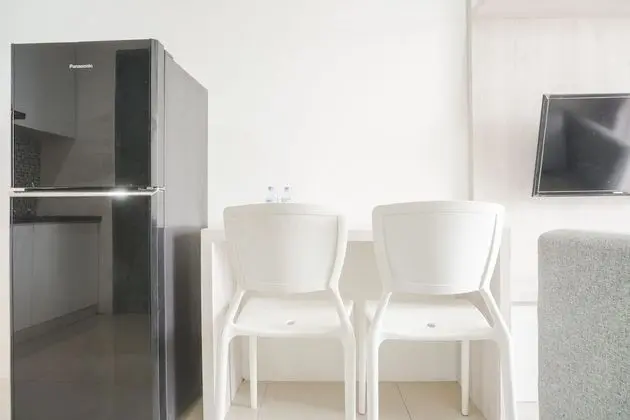 Minimalist And Homey 1Br At Belmont Residence Puri Apartment - Oda Düzeni