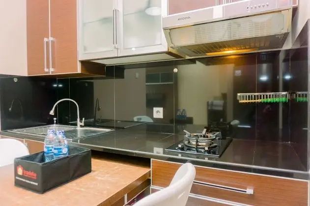 Minimalist And Homey 1Br At Puri Garden Apartment - Mutfak