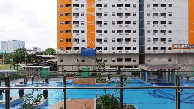 Minimalist and Homey 2BR Aparment at Green Pramuka near Mall