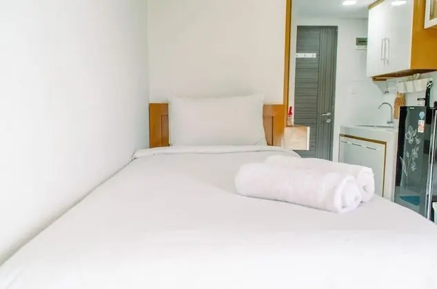 Minimalist and Homey Studio Room at Amazana Serpong Apartment - Öne Çıkan Resim