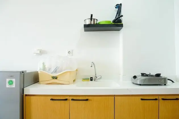 Minimalist Signature Park Grande Studio Apartment With City View At - Mutfak