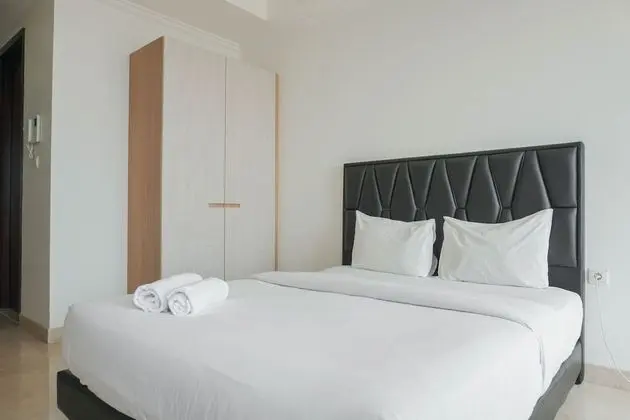 Minimalist And Strategic Studio Room At Menteng Park Apartment - Oda