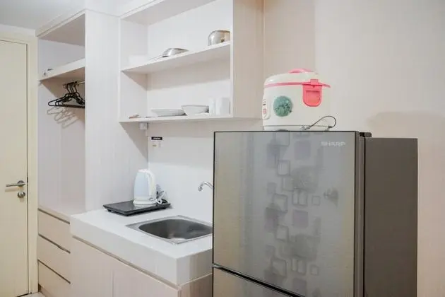 Minimalist Studio Apartment with City View at M-Town Residence - Mutfak
