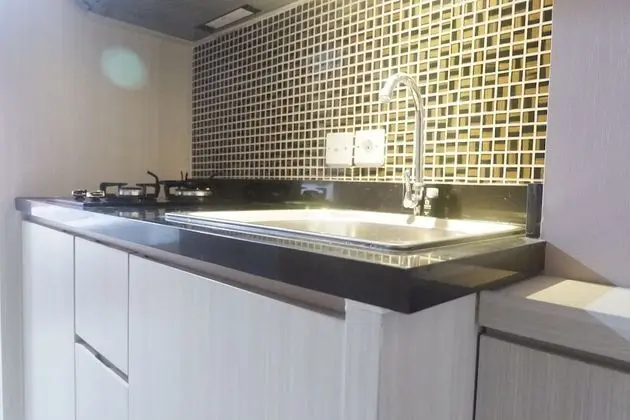 Minimalist Studio Apartment at Supermall Mansion Orchard - Mutfak