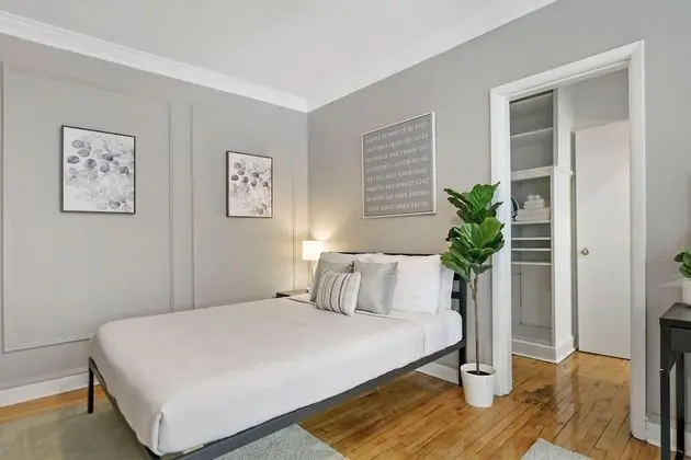 Minimalist Studio Apt in Edgewater