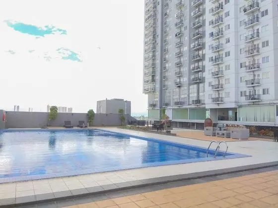 Minimalist Studio Park View Condominium Apartment near Mall