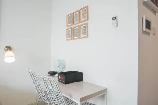 Minimalist Studio Room With City View At West Vista Apartment - Oda