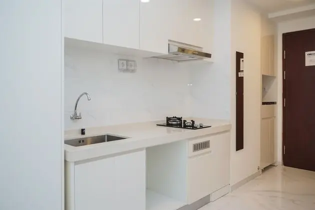 Minimalist Studio Room At Sky House Bsd Apartment - Mutfak