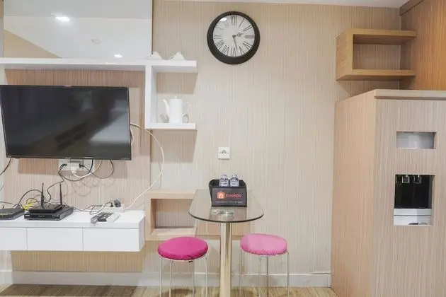 Minimalist Studio Room At Tamansari The Hive Apartment - Oda