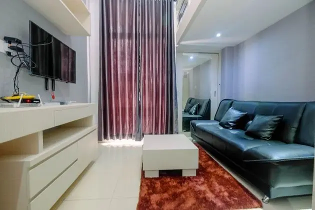 Minimalist and Stylish Studio Dave Apartment By Travelio