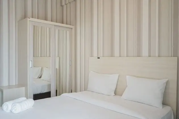 Minimalist and Stylish Studio Skylounge Tamansari Apartment By Travelio - Öne Çıkan Resim