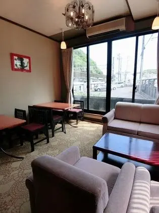 Minshuku Inn Shirahama Ekinoyado - Lobi