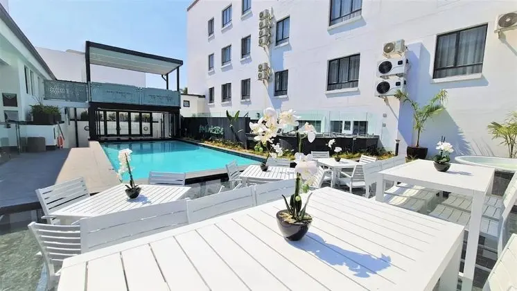 MINT Hotel 84 on Katherine - Havuz