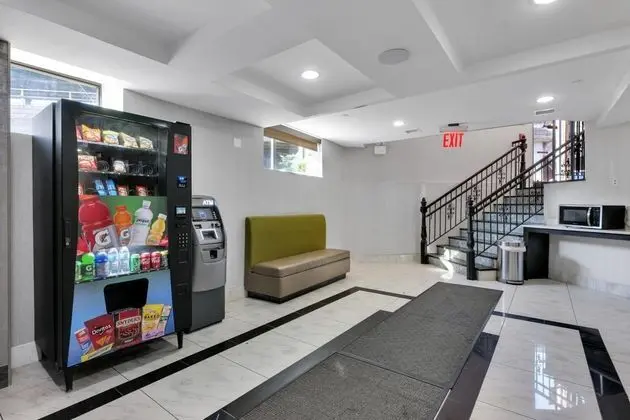 Hotel Mint JFK Airport - İç Mekan