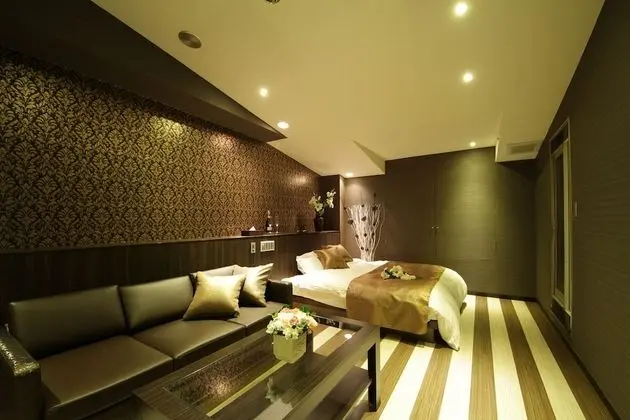 MINT Premium - Adults Only - Öne Çıkan Resim
