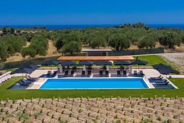 Mint Retreat Suites - Havuz