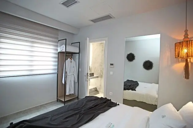 Minthi Boutique Apartments - Oda