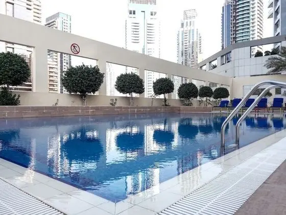 Minutes From JBR Beach! Beautiful 1BR in Marina! - İç Mekan
