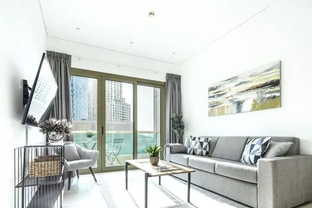 Minutes From JBR Beach! Beautiful 1BR in Marina! - İç Mekan