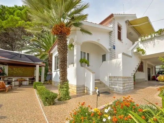 Mira Vir in Vir With 3 Bedrooms and 1 5 Bathrooms - Oda