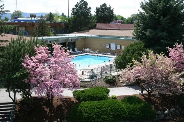 Mirabeau Park Hotel & Convention Center