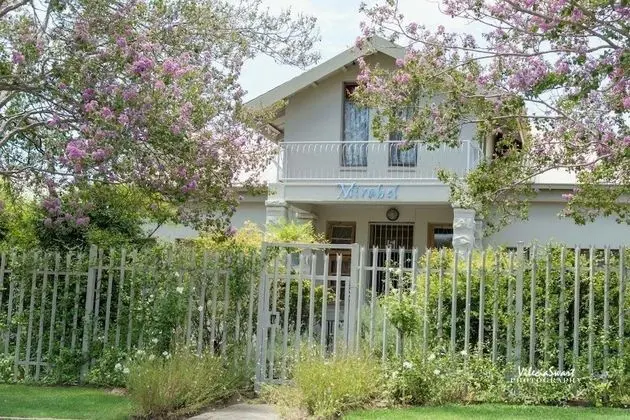 Mirabel Guesthouse