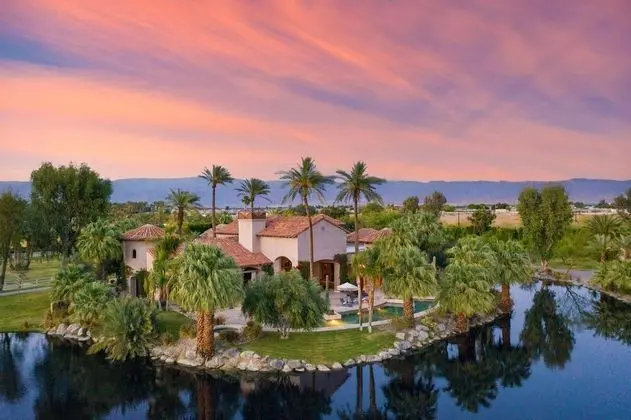 Mirabella by Avantstay Eclectic 10 Acre Estate w/ Prvt Lake, Golf Course, & Pool