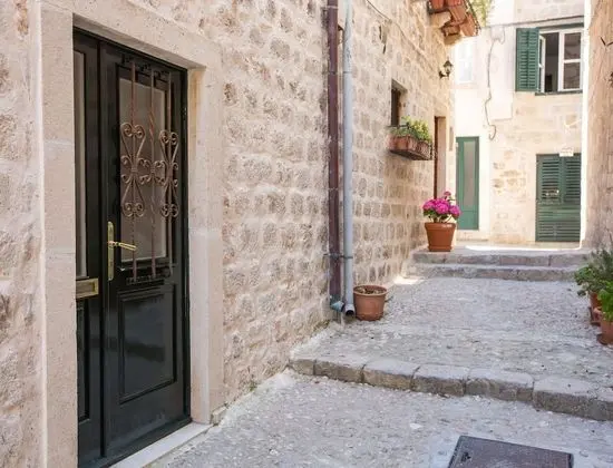 Villa Mirabilis