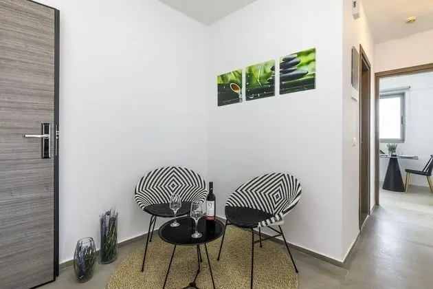 Mirage City Apartments - Lobi
