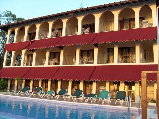 Mirage Resort - Clothing Optional - Adults Only - Dış Mekan