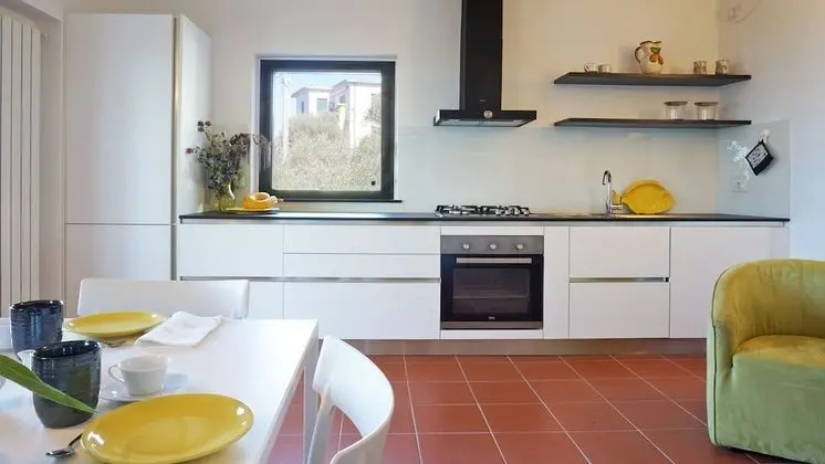 Miralunga-appartament-in-villa-e-piscina - Mutfak