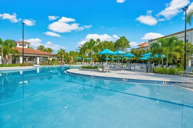 Miranda's Gem Deluxe 3 Bedroom Condo by Redawning - Havuz