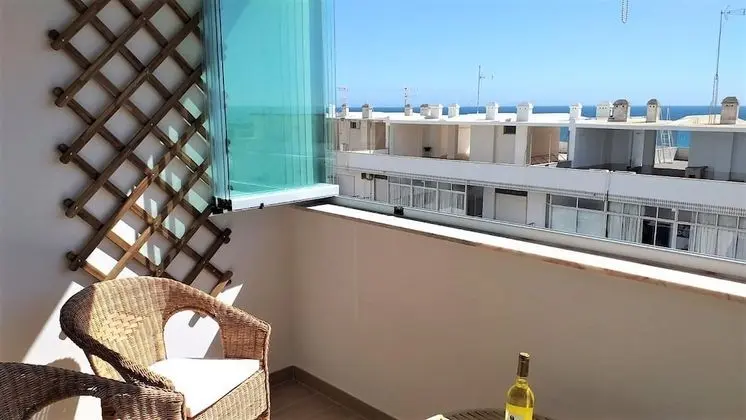 Mirapraia 7- Refurbished Air Conditioning Wifi TV Bedroom and Living Room Sea View